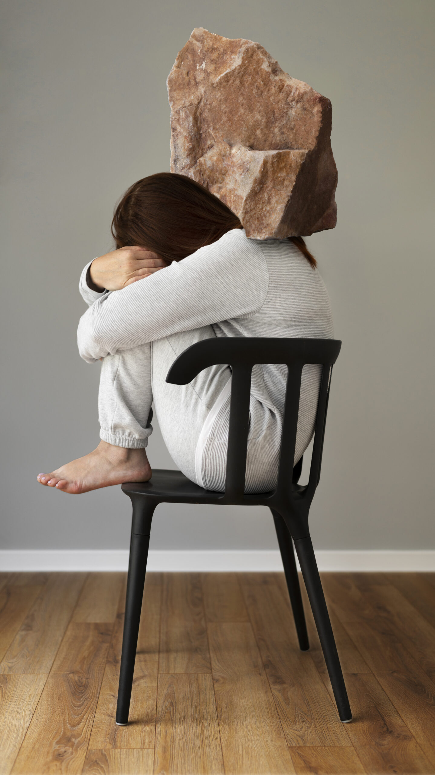 Saúde emocional é essencial no trabalho. Entenda como o bem-estar mental impacta a produtividade e o que as empresas podem fazer para promover ambientes mais saudáveis. CEDplan Saúde